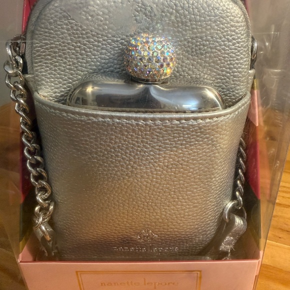 NANETTE LEPORE HOLIDAY PARTY RHINESTONE FLASK & SPARKLE Bag Purse SILVER NIB - Picture 3 of 8